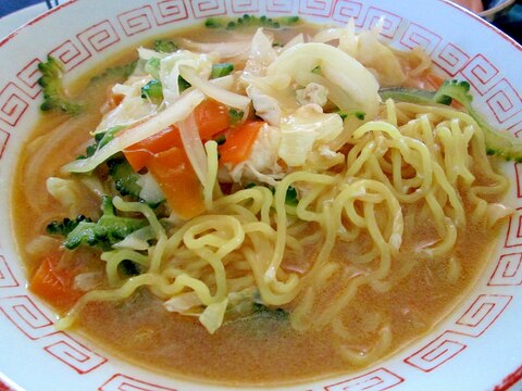 ゴーヤと野菜の味噌ラーメン